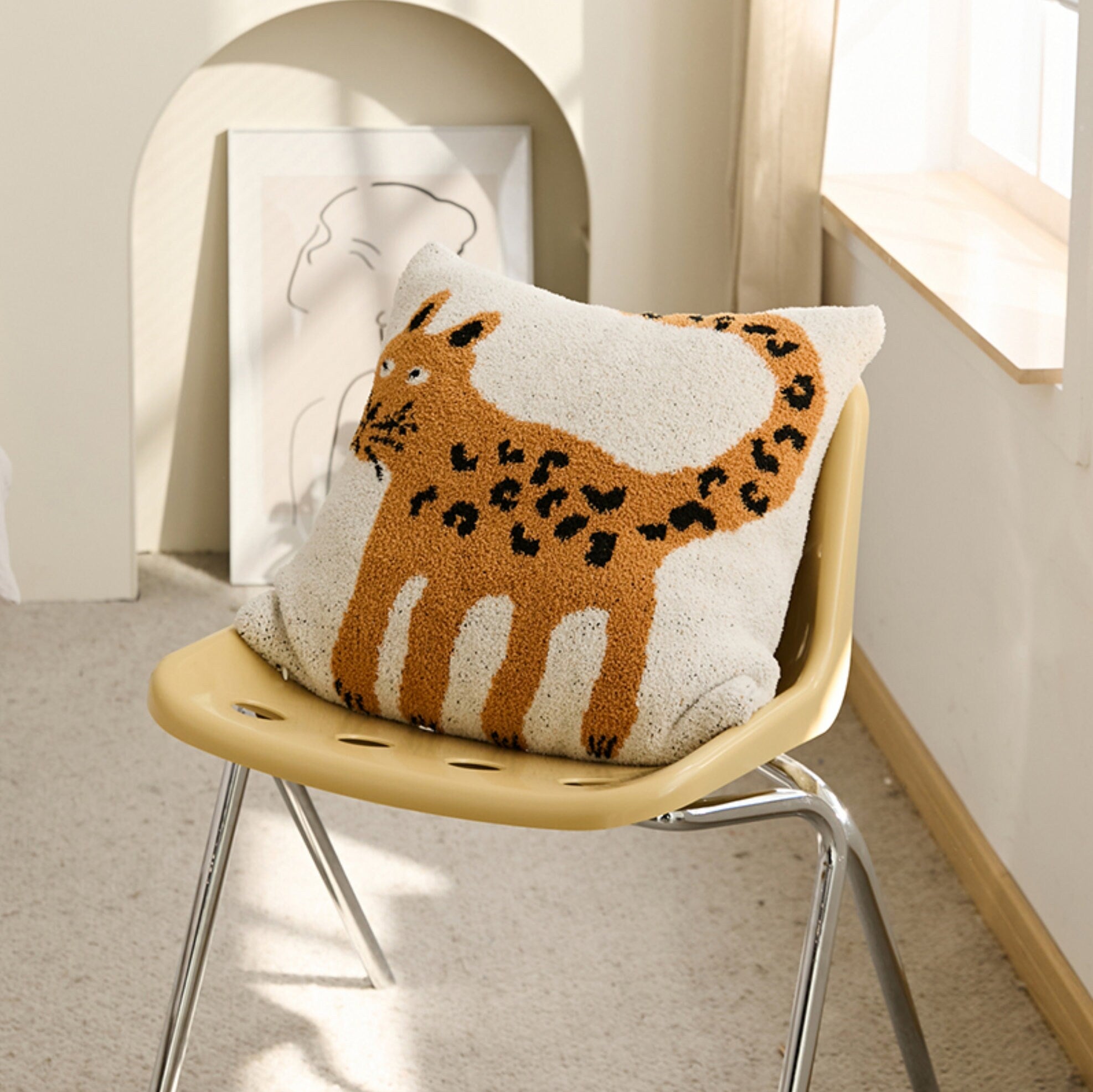 Cheeky Leopard Throw Pillow Cover – Plush Fabric