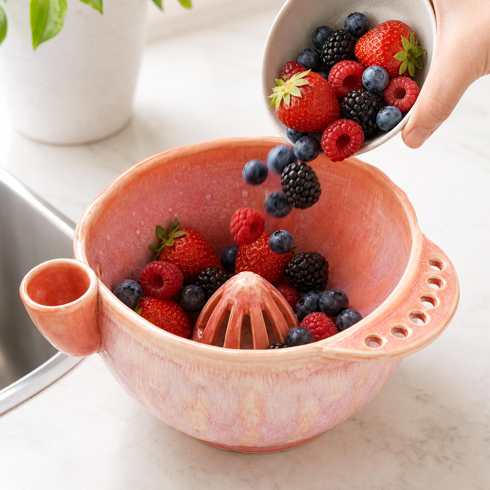 Ceramic Berry Washing Bowl with Vortex Rinsing Design