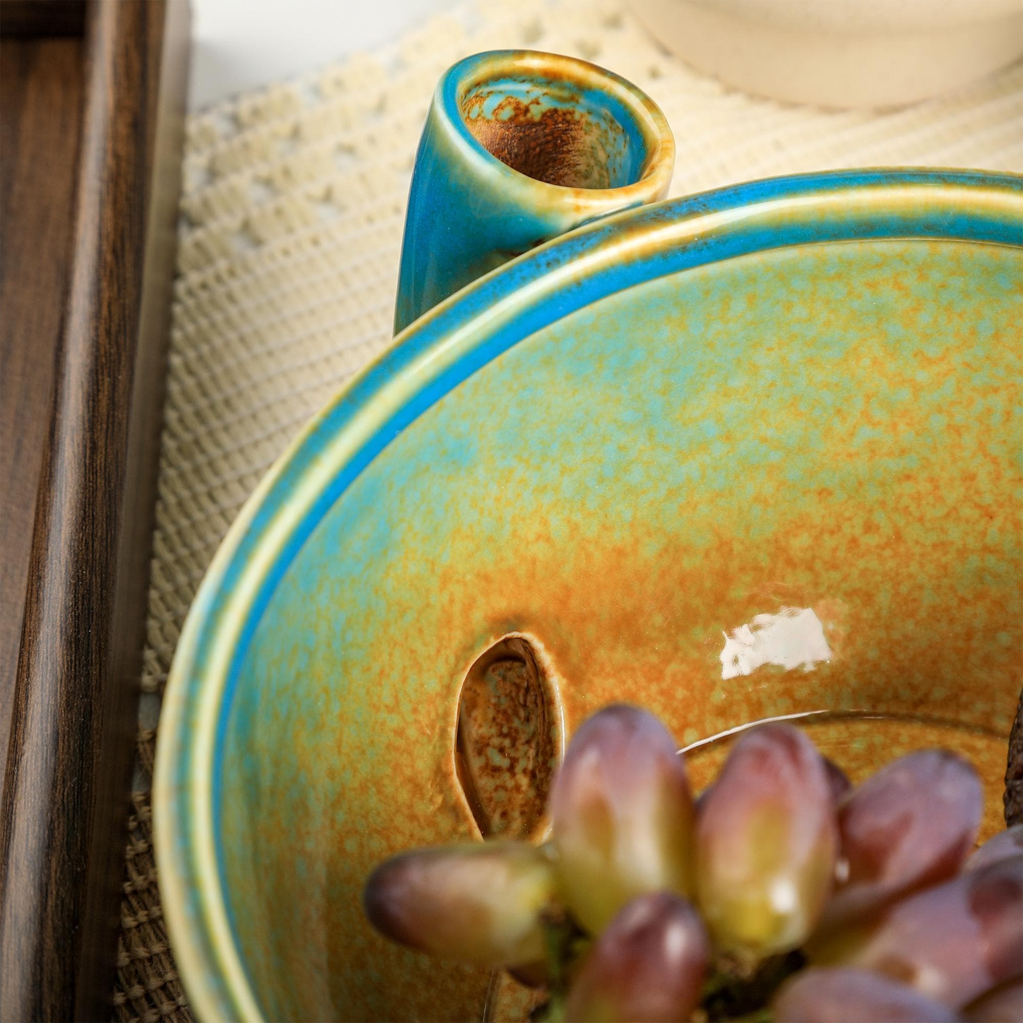 Ceramic Berry Washing Bowl with Vortex Rinsing